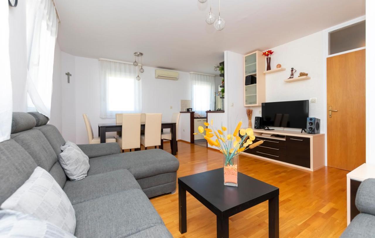Apartment Pepalo,Omis Free Parking Buitenkant foto
