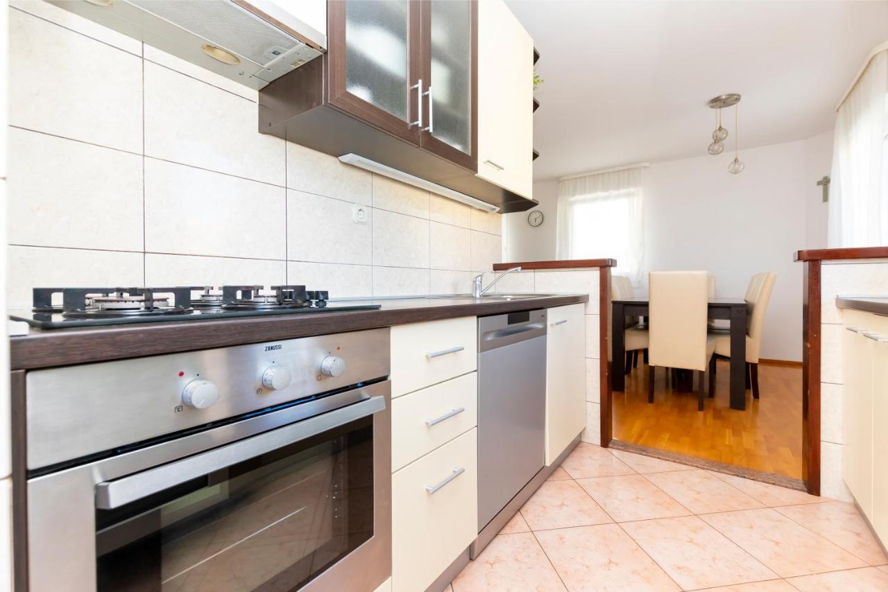 Apartment Pepalo,Omis Free Parking Buitenkant foto