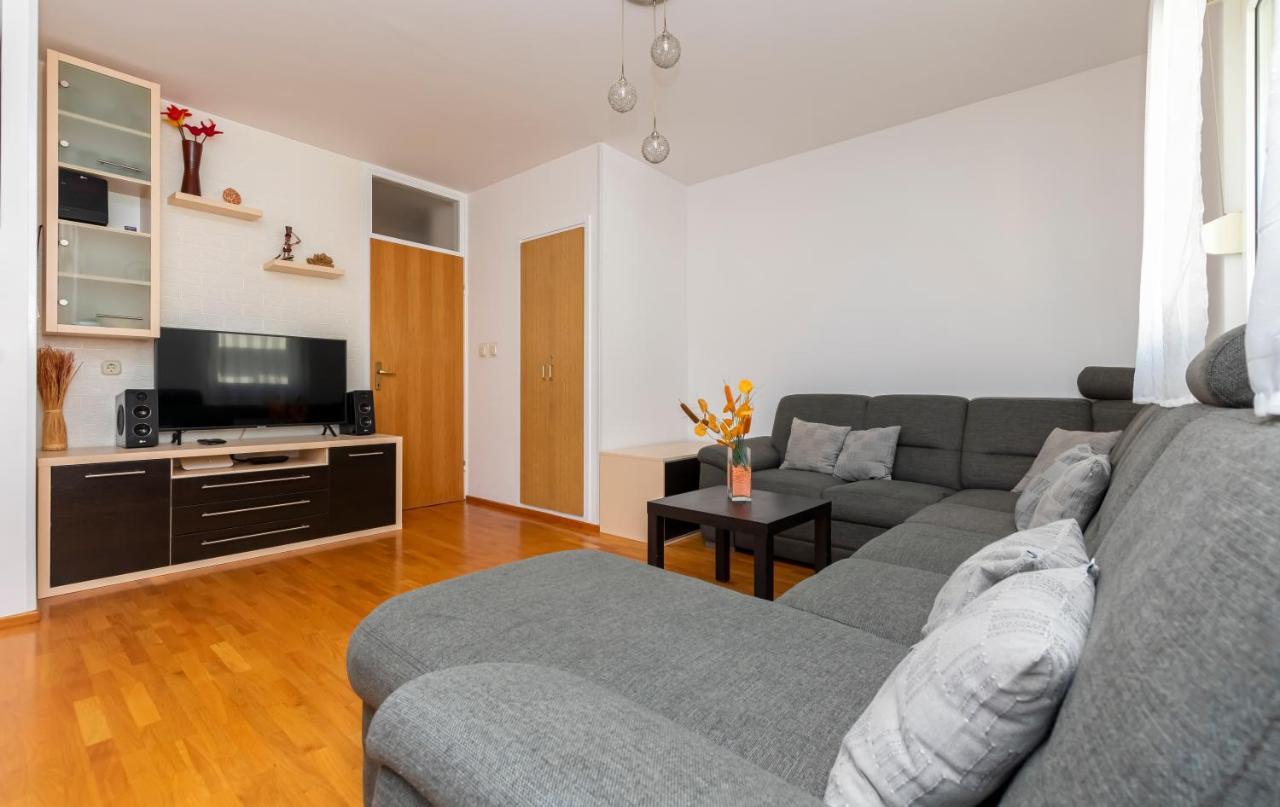 Apartment Pepalo,Omis Free Parking Buitenkant foto